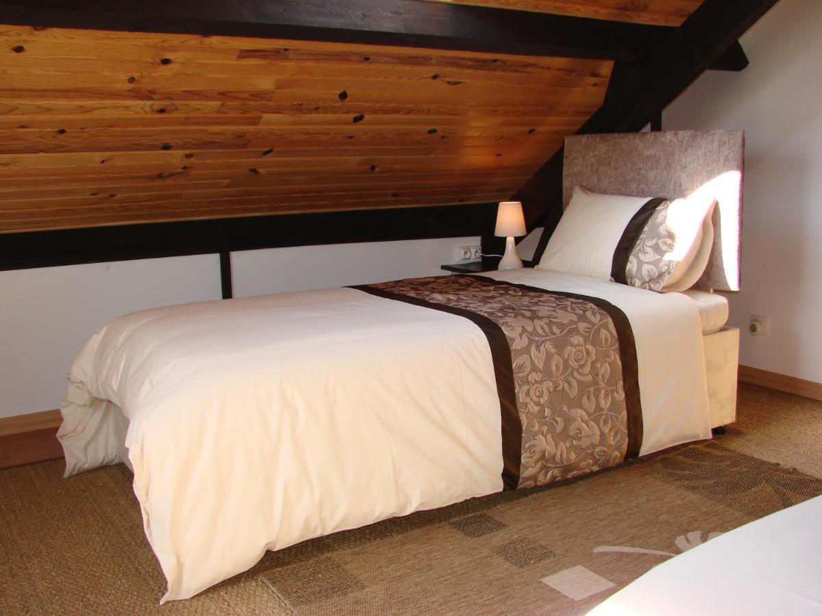 La Blanche Roche Bed & Breakfast Sourdeval Exterior photo